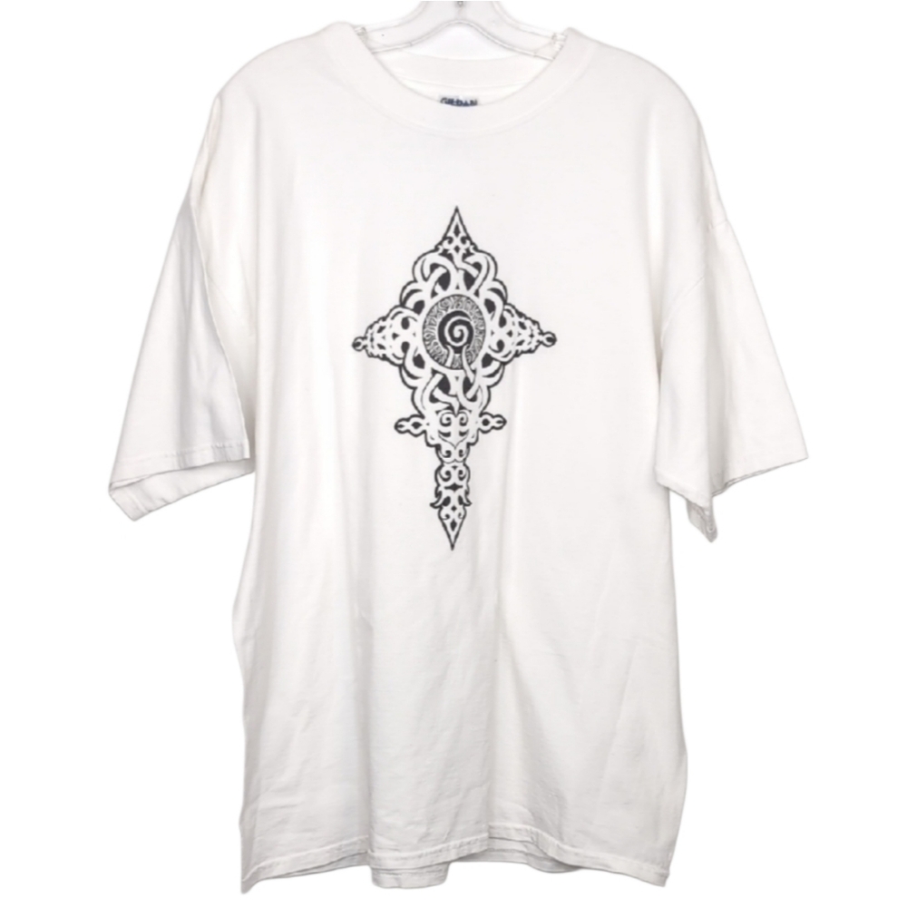 Gildan Men's XXL White 90s Celtic Cross Graphic Short Sleeve Cotton Tee‎ Shirt